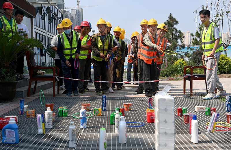 竞技宝JJB官方APP下载建筑工地过中秋